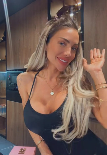 zlatka 1763400630 604875379.mp4 (0 00 08) 000005.jpg