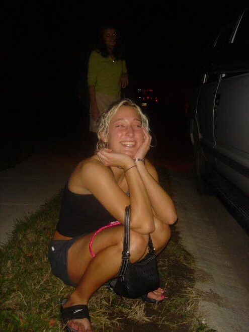 9325319 drunk pissers 106 880x660.jpg