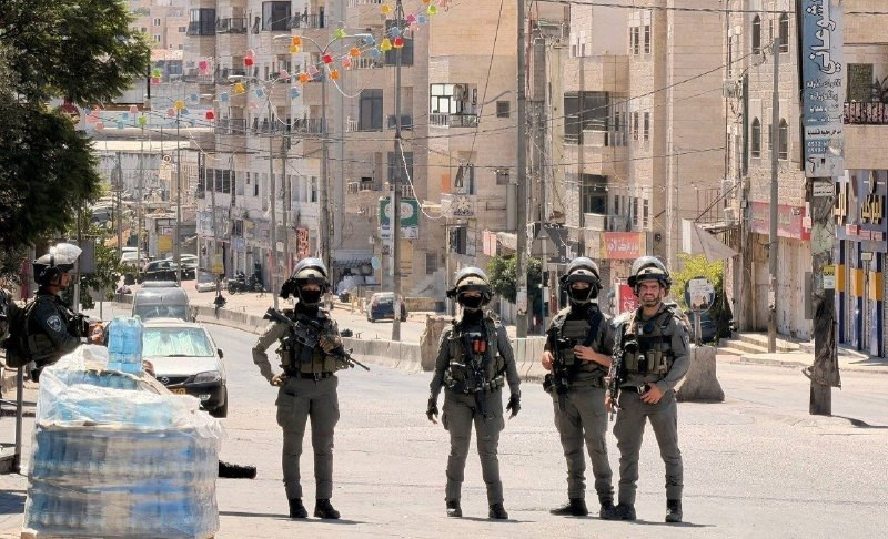 إنتشار قوات كبيرة من شرطة الاحتلال في مخيم قلنديا وكفر عقب شمال القدس المحتلة لتأمين اقتحام بن غفير لمعهد قلنديا...