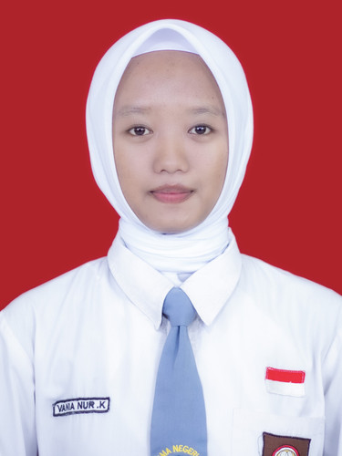 VANIA NUR K.jpg