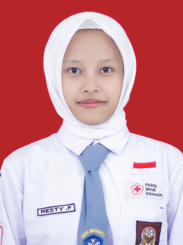 RESTY FITRIANI.jpg