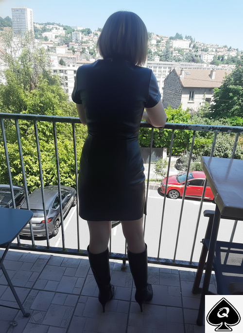 pute au bureau.png