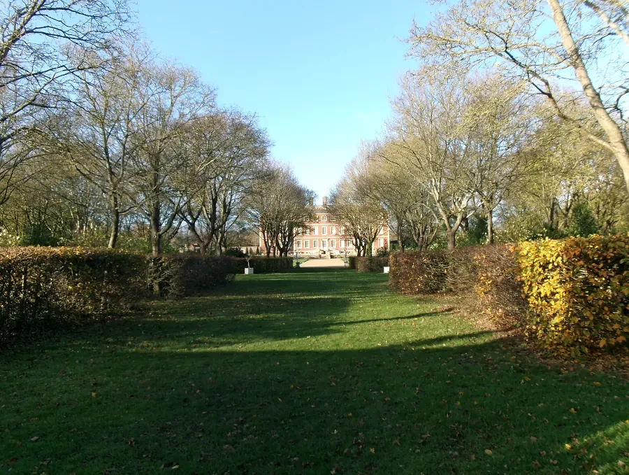 Kodak Pixpro FZ55. Wide-angle (HDR). Image Gavin Stoker.
