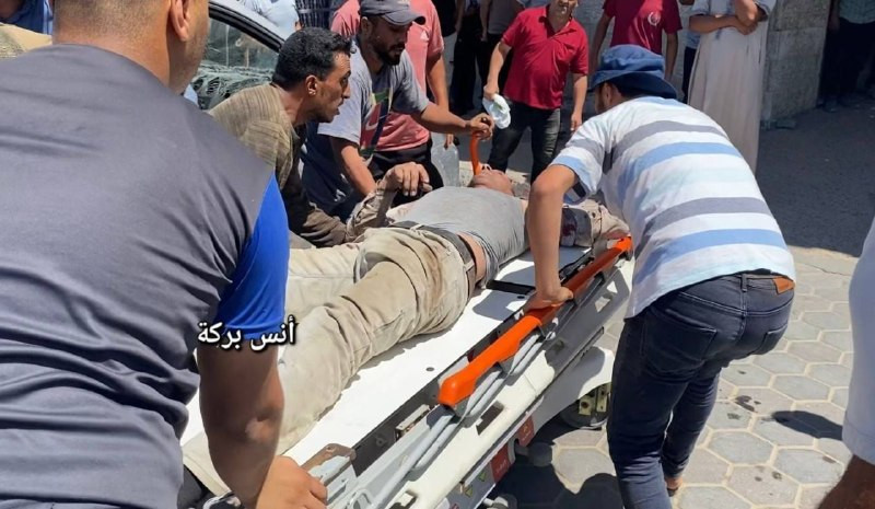 نقل إصابة خطيرة إلى مستشفى شهداء الأقصى جراء إطلاق رافعات الاحتلال النار على طريق صلاح الدين وسط قطاع غزة....