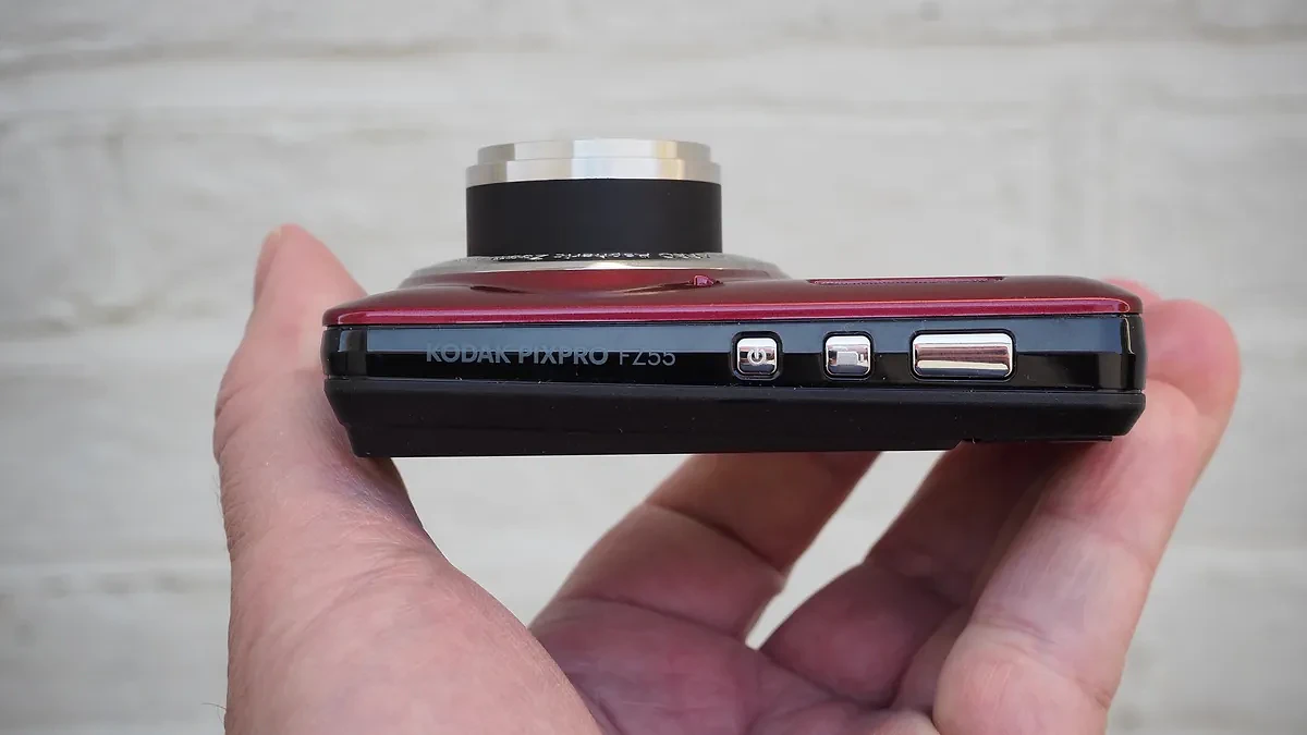 Kodak PIXPRO FZ55 point and shoot compact camera