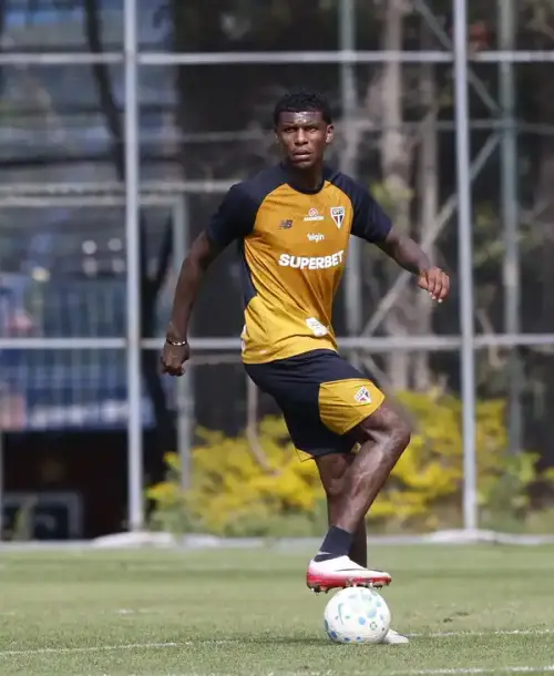 São Paulo brilha em amistosos no CT e intensifica preparação para retorno ao Brasileirão