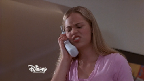 cap moms.got.a.date.with.a.vampire.2000.720p.hdtv.x264 regret 00 02 54 02.png