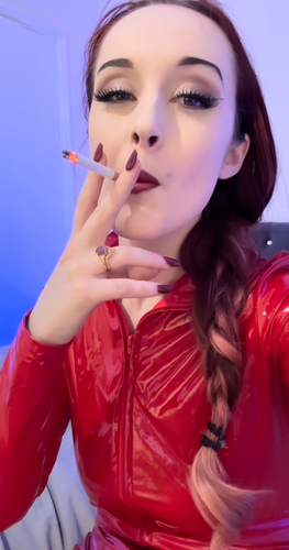 Shiny Janine wellnhammer Latex Smoking 8.png