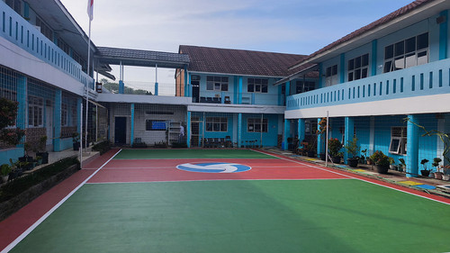 SEKOLAH.jpg