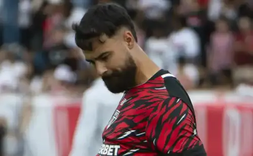 Coronel, goleiro do São Paulo, alimenta sonho de conquistar vaga na Copa do Mundo pelo Paraguai