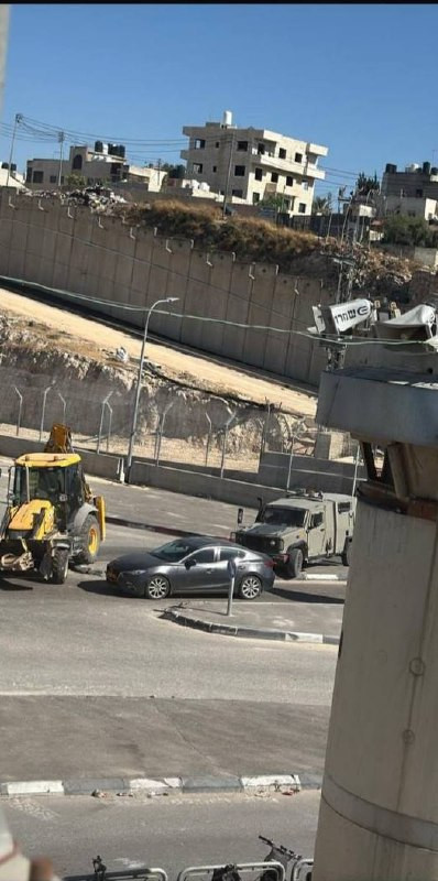 صورة| تجمعات لجيش الاحتلال على معبر قلنديا، شمال القدس المحتلة....