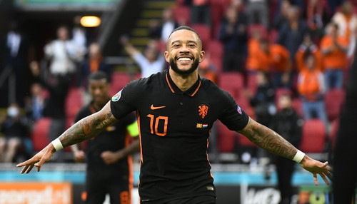 memphis depay comemora gol da holanda contra a macedonia do norte 1624294486037 v2 1920x1284.jpg