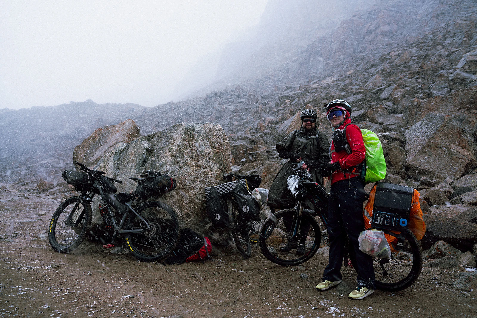 DJI Osmo 360: Review thực tế chuyến bikepacking khắc nghiệt tại Kyrgyzstan - Hình 6