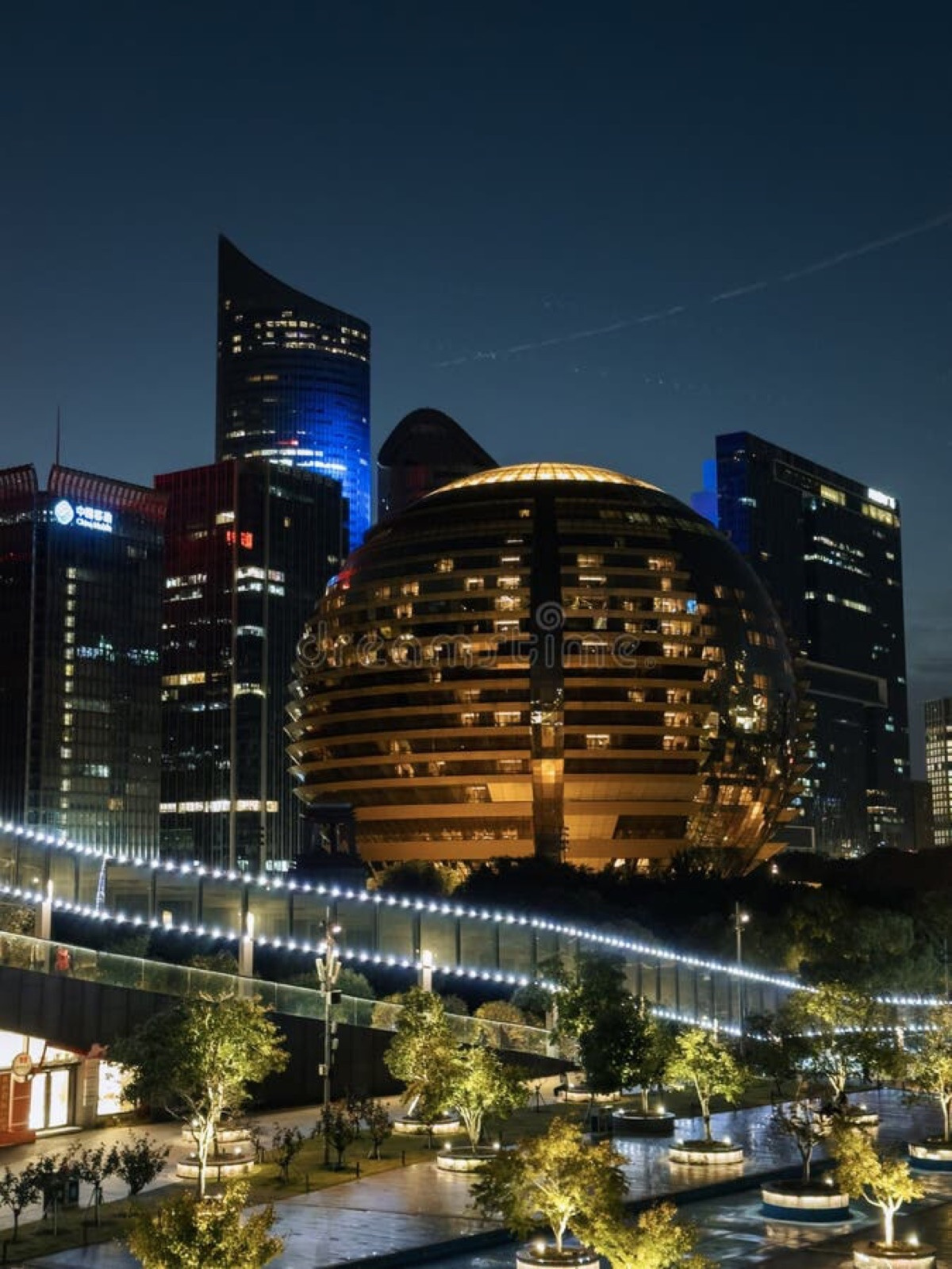 Hangzhou skyline at dusk with the Qiantang River