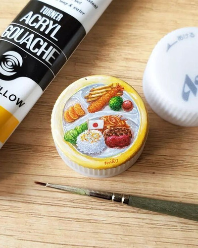 This Artist Turns Plastic Bottle Caps Into Tiny Hand Painted Masterpieces 6984725a06241 700.jpg