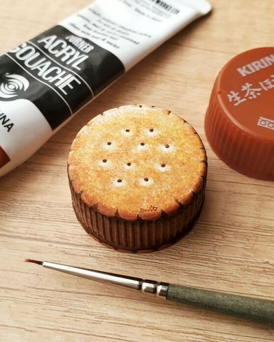 This Artist Turns Plastic Bottle Caps Into Tiny Hand Painted Masterpieces 698472581f7a5 700.jpg