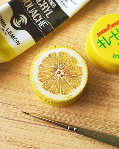 This Artist Turns Plastic Bottle Caps Into Tiny Hand Painted Masterpieces 6984726265d94 700.jpg