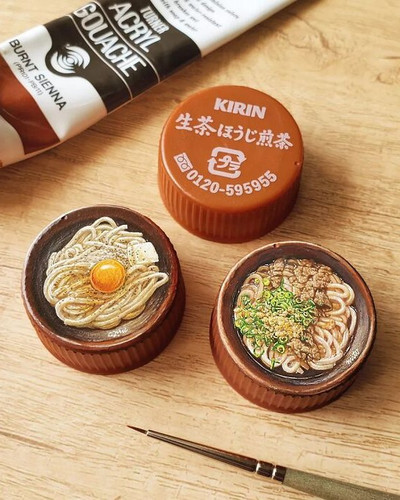 This Artist Turns Plastic Bottle Caps Into Tiny Hand Painted Masterpieces 698472602ad0e 700.jpg