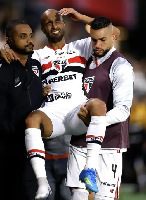 Lucas Moura inicia fisioterapia após romper tendão e adia conversas de renovação com o São Paulo