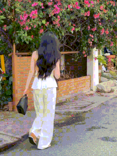 lylylylyly 220526.gif