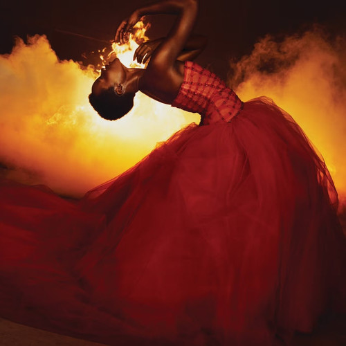 Nyong'o, Lupita (Elle magazine09).jpg