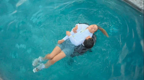 Guardian de mi vida Ep 5 Paulina Goto faint 1.jpg