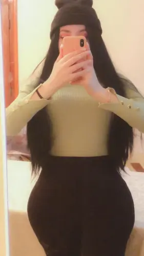 اللبوم نودز عراقية بمفعول حبة فياجرا تصور لحبيبها وهي قالعة ملط تفرجيه كسها الوردي 5 576x1024