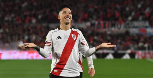 sebastian driussi river plate 1024x683 Photoroom.png