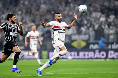 São Paulo intensifica busca por reforços e promove novos talentos na defesa após saída de Dória