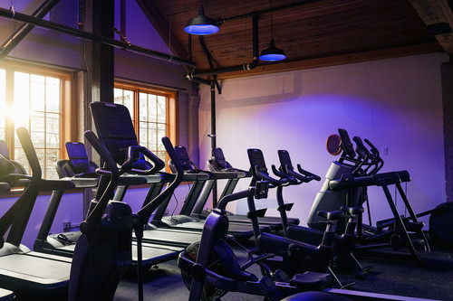 241031 AG HENRYS GYM CAP HILL 185 med.jpg