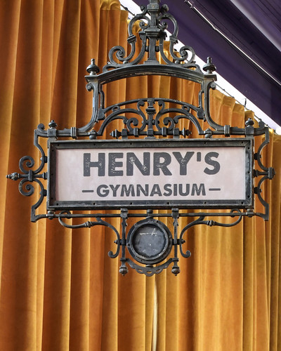 Henrys Gymnasium 0119 22 DeLorme Creative QA 046 med.jpg