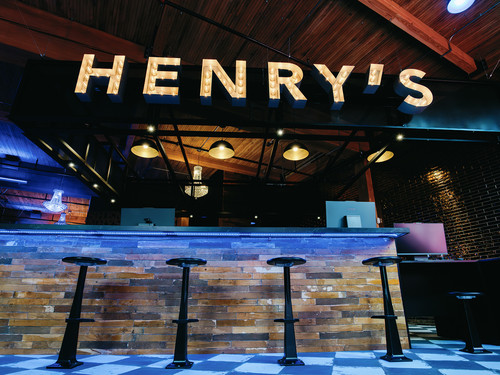 MHF00048 Henrys Fullgallery CAP HILL 0019 med.jpg