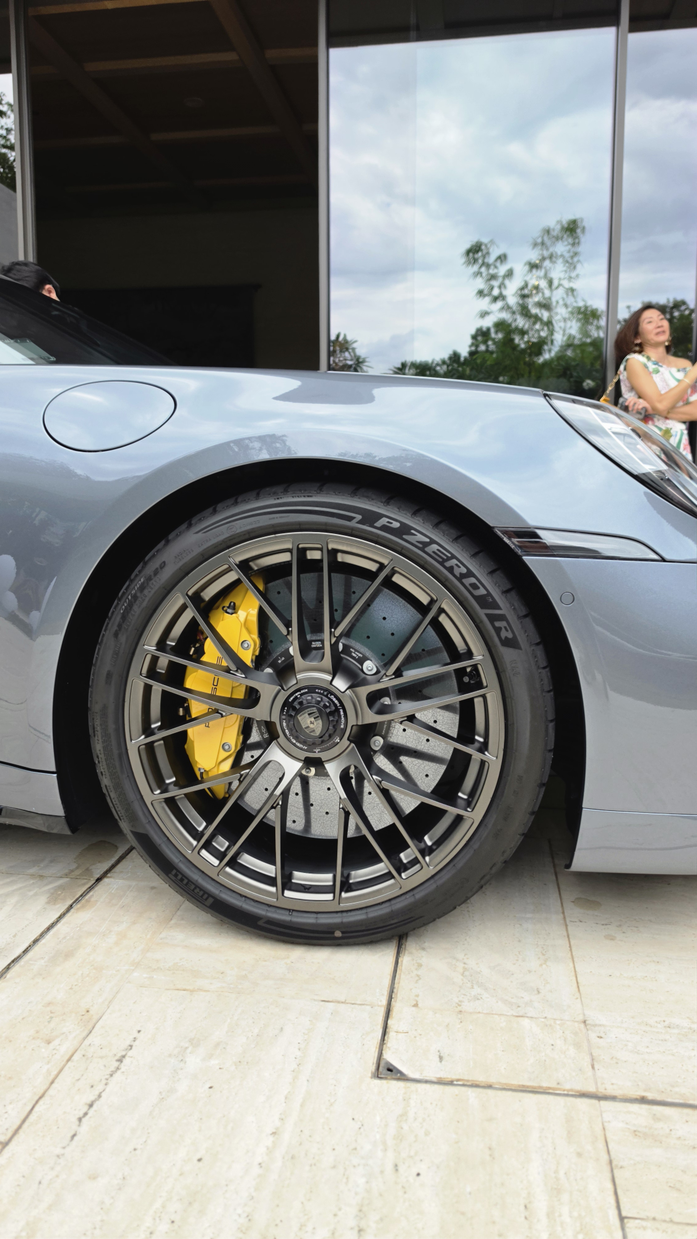 Close-up of the Porsche 911 Turbo S centre-lock wheel
