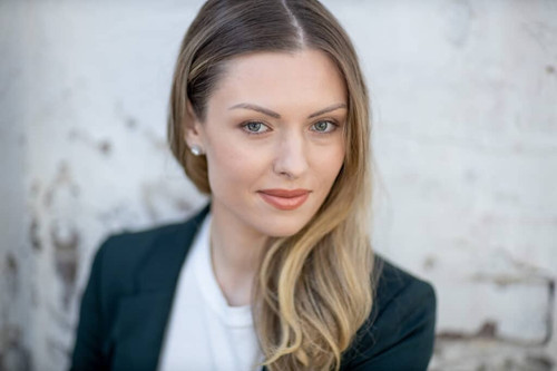 Professional Female Corporate Headshot | Modern Personal Branding and LinkedIn Profile Portrait.jpg