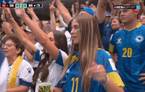 ezgif 30034411abbf049f.gif