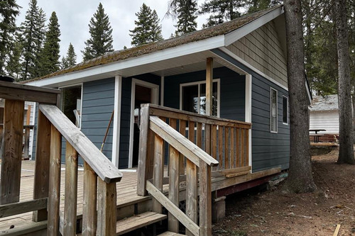 Peaceful Cabin Stays in Waskesiu, Saskatchewan – Book Now!.jpg