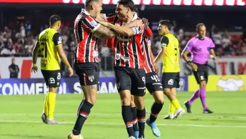 Disputa acirrada! Luciano empata com Calleri em gols na temporada