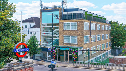 Searching for the best family hotel in london? – UNO Northfield Ealing Hotel.jpg