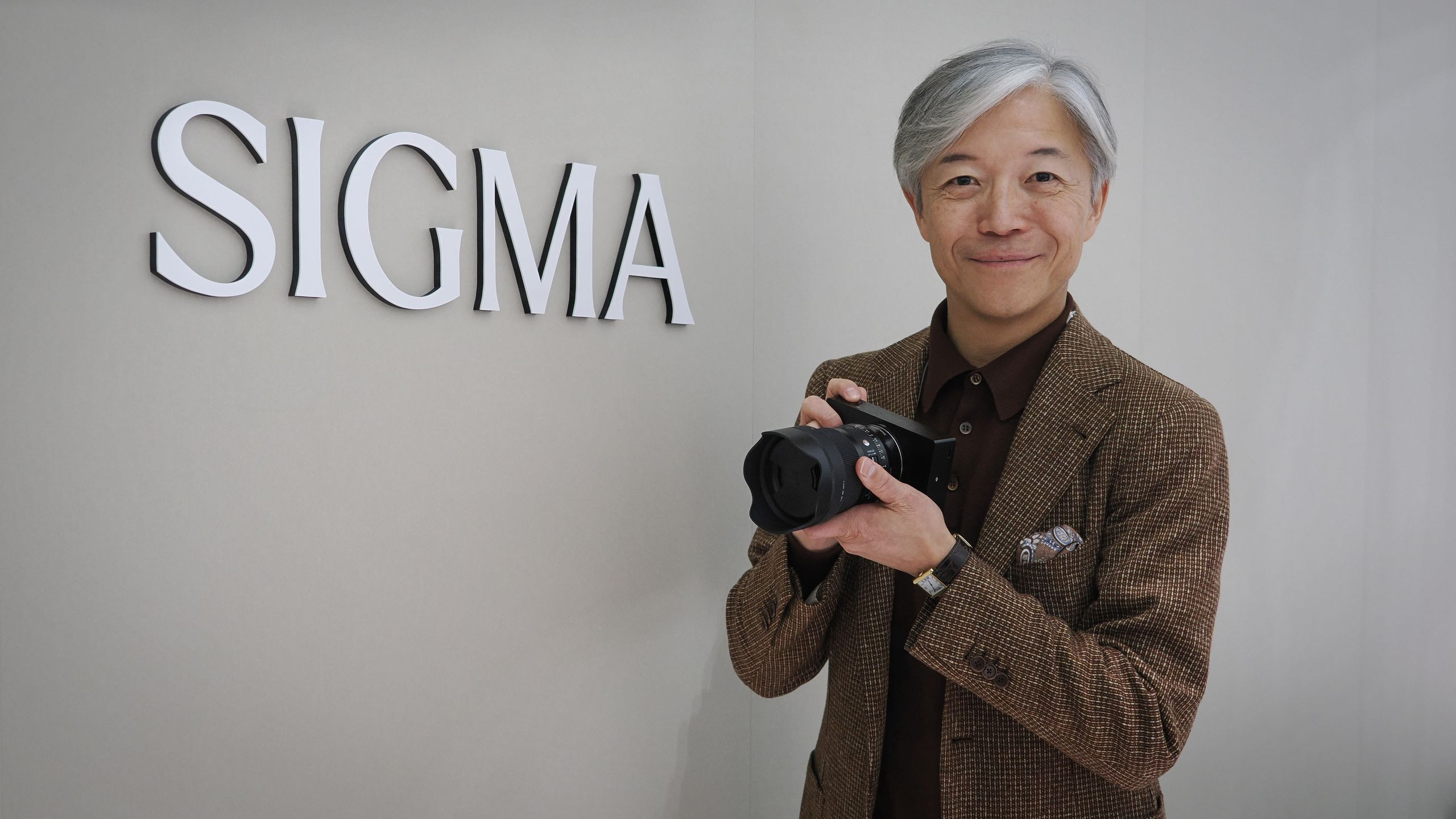 Sigma: Từ Đối Thủ Đến 'Leica Nhật Bản' - Tầm Nhìn CEO Yamaki