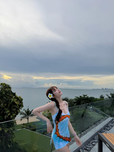 minmin.rachaya e642a460fc5a40eaaff40c466a77d233.jpg