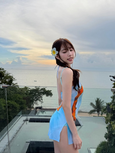 minmin.rachaya 28f9304e326b48c886ab24282e5f6873.jpg