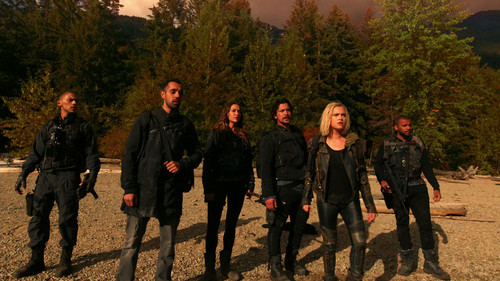 The.100.S06E01.1080p.Bluray.HEVC.Dual.x265.mkv snapshot 17.14.872.jpg