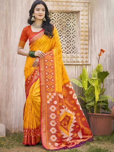 Yellow Color Pochampalli Silk Saree1.jpg