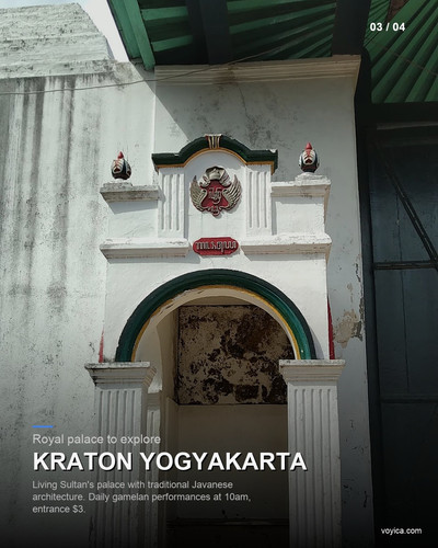slide 03 kraton yogyakarta.jpg