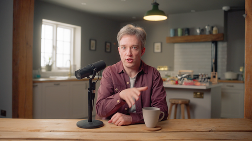 Tom.Scott.England.2026.S01E11.1080p.NBLA.WEB DL.AAC2.0.H.264 BTN.0:12:33.png