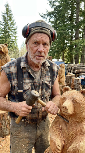 008 w roscoe chainsaw up.jpg