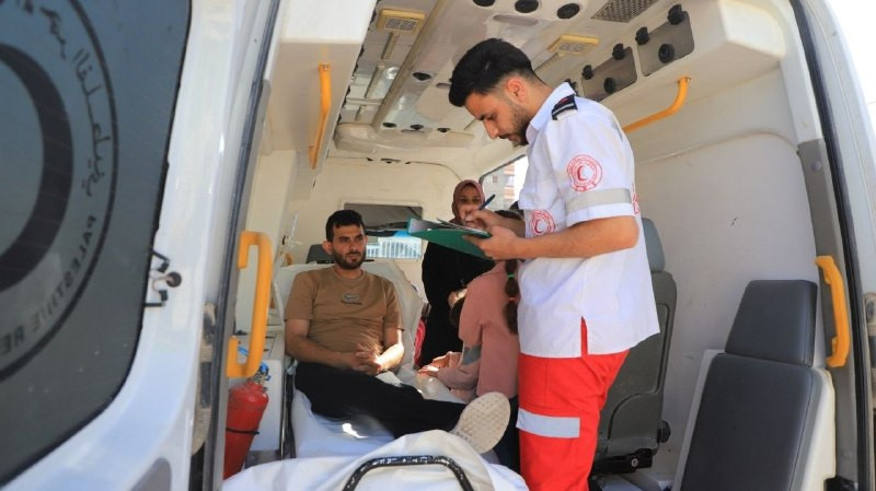 صورة| إجلاء 83 مريضًا ومرافقًا اليوم من غزة عبر معبر رفح لتلقي العلاج في الخارج...