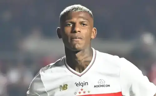 FORA DA COPA! Arboleda não figura em lista final do Equador após polêmicas