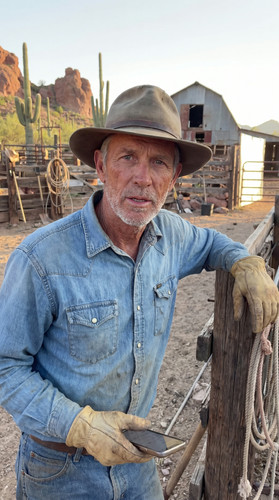 21 az desert rancher w up.jpg