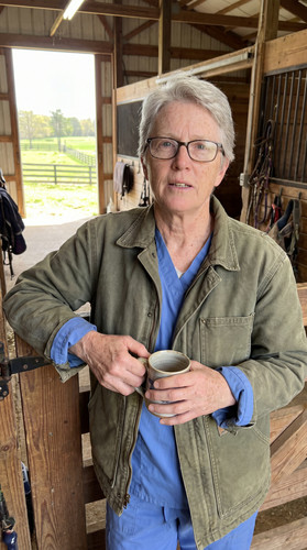 W07 vet barn woman avg up.jpg